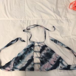 Billabong L bikini top tie dye